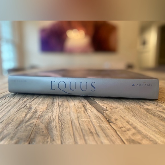 Book ▪️ EQUUS by Tim Flach.  Hardcover Coffee Table Book.  Excellent condition. - Picture 3 of 3